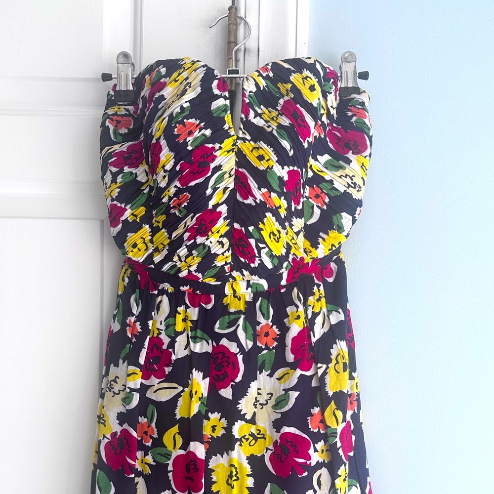 Strapless floral dress with light boning and keyhole open back